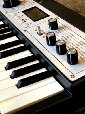 Korg Microkorg XL като нов с оригинално зарядно