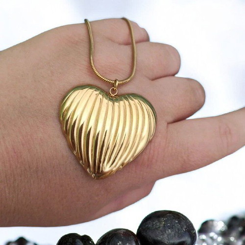 Heart necklace stainless steel new, gold color