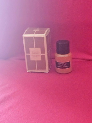 Stallion Leather από την Prive σειρά της Carolina Herrera σε μινιατούρα καινούργιο