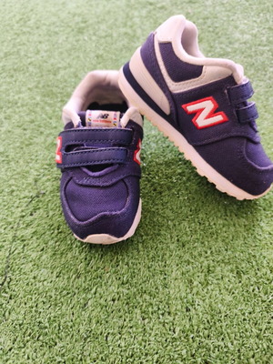 New Balance Sneakers παιδικά σαν καινούρια, μέγεθος 22,5, αντιολισθητική σόλα