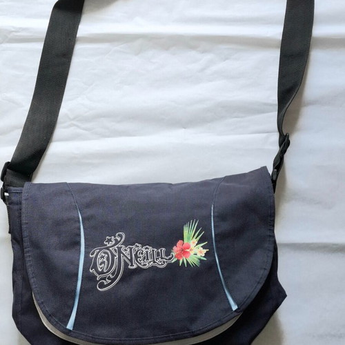 O’Neill blue messenger bag like new