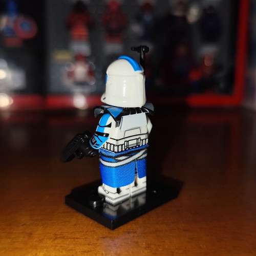 Captain Alpha Star Wars minifigure with base and accessories