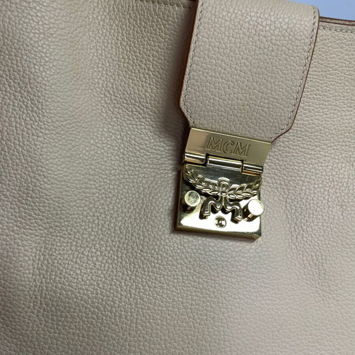 MCM Patricia Hobo leather bag like new, beige