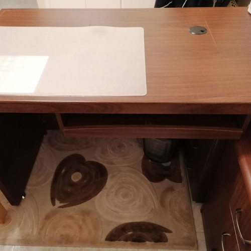 Desk used in excellent condition, set of 3 pieces
