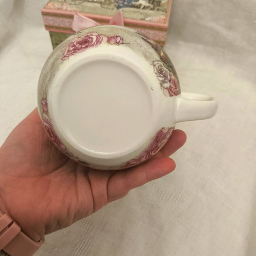 Porcelain mug with princess carriage and horse, new in box, 420ml