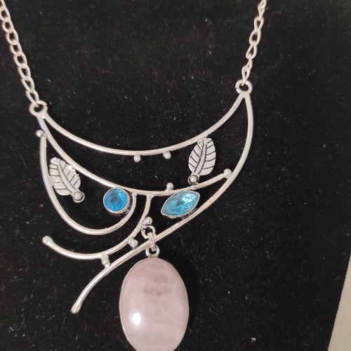 Ethnic necklace with rose quartz and blue topaz new, 40 cm chain