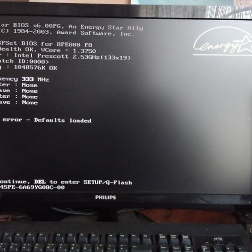 Gigabyte GA-8PE800 REV1.1 motherboard used with CPU, fan, and RAM