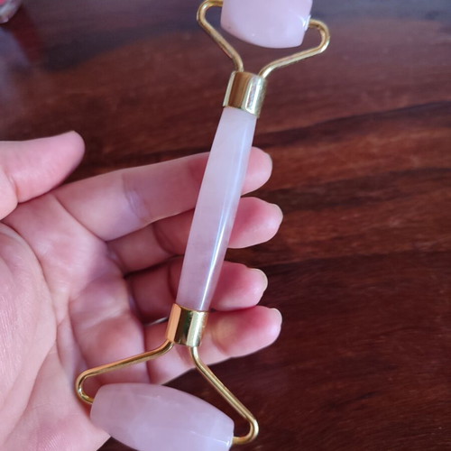 Face roller made of genuine rose quartz, like new
