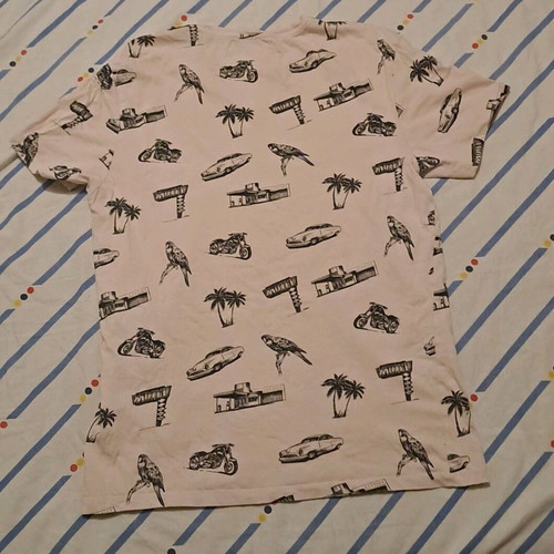 Unisex white Bershka T-Shirt with prints like new size M