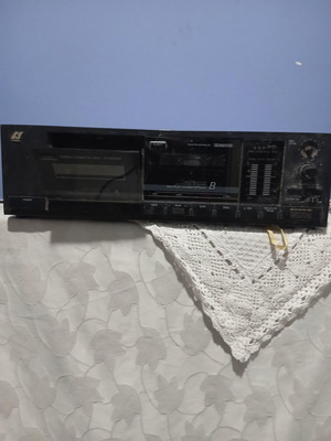 Thelni cassette player