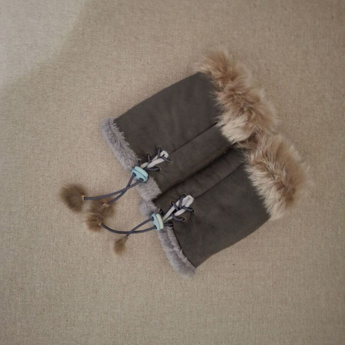 Gloves new with real fur gray