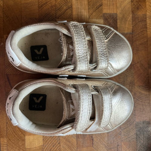 Veja toddler shoes size 24, like new, gold