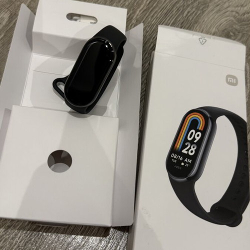 Xiaomi Smart Band 8 like new, black, with original box and charger