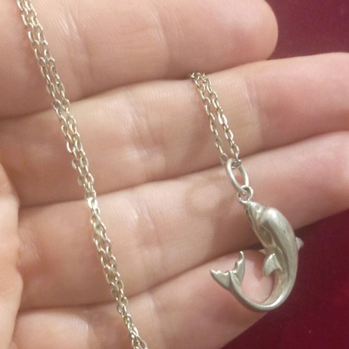 Silver chain with dolphin pendant 925 like new