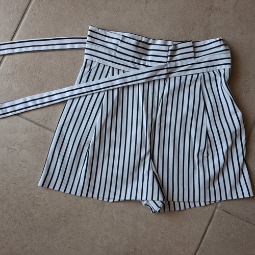 Zara paper bag high-waist shorts like new, white and blue, size S