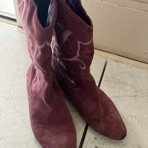Purple suede boots with embroidery size 36