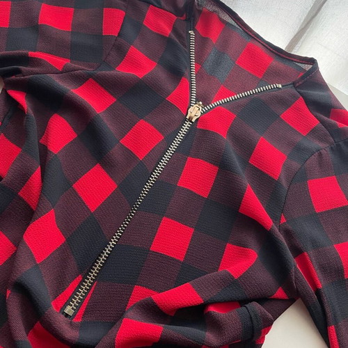 Checked women's blouse size M like new, black and red