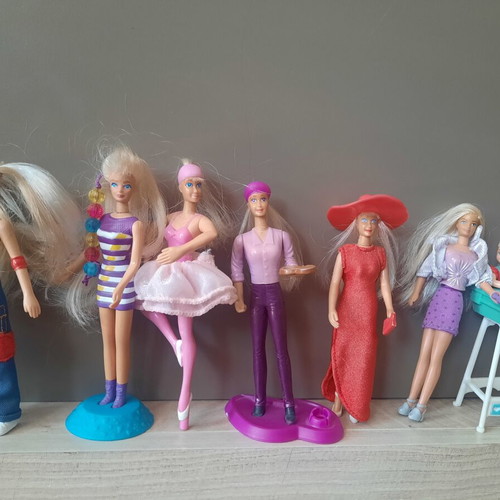 Barbie Retro Lot of 7 Dolls Like New