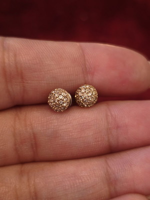Stud earrings like new, gold tone with sparkling stones