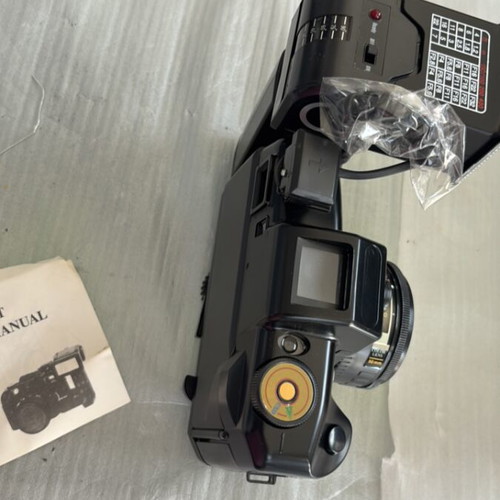 Camera DL2000A with red eye reduction, like new