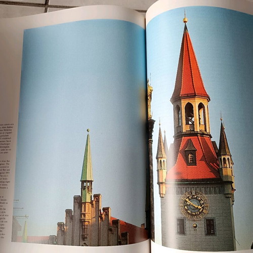 Beautiful Munich trilingual book like new