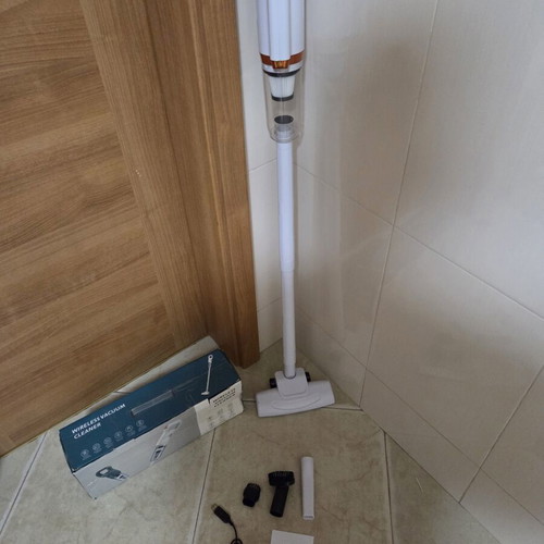 Multifunctional cordless 2-in-1 upright vacuum cleaner