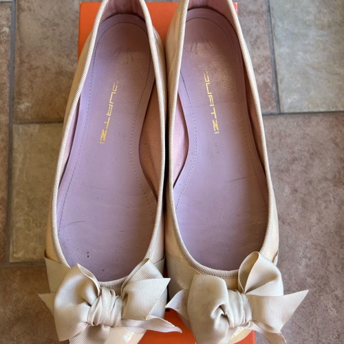 Mourtzi ballerinas used pink beige patent leather size 38
