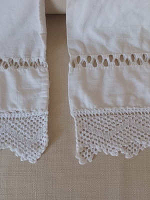 Traditional pillowcases set of 2 with lace used