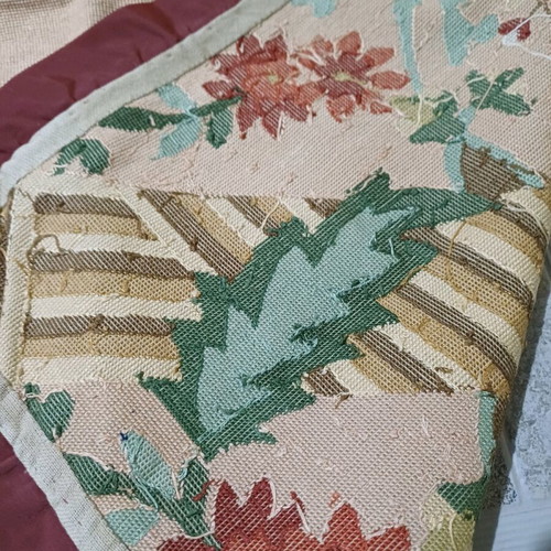 Handmade tablecloth 88×88 with velvet and gold finish like new