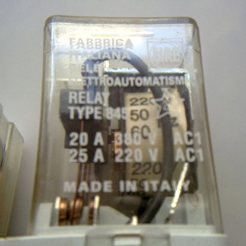 Relay 220V set of 3 like new, TYPE 6012 6032 845
