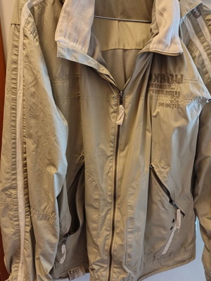 Oxbow boy's fall winter jacket size 16A like new, beige