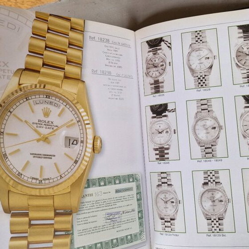 Rolex catalog large book like new in Italian and English