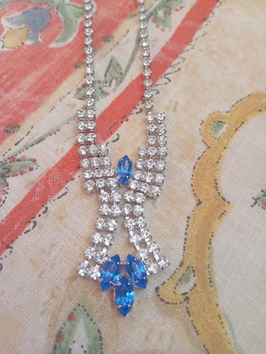 Necklace with rhinestones like new
