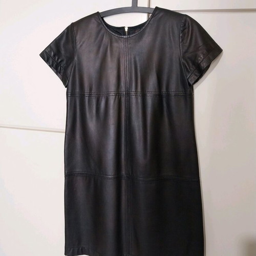 Μαύρο δερματινό φόρεμα Zara σαν καινούργιο, μέγεθος M-L