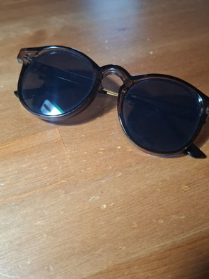 H&M women's sunglasses used brown