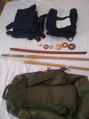 Kendoka Equipment with 2 Hakama, 2 Gi and 2 Tenugui like new