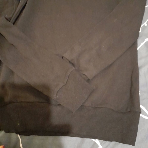 Black women's/teen sweatshirt like new