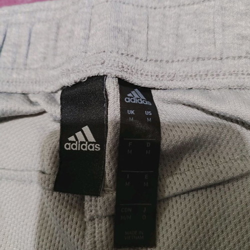 Adidas βερμούδα γκρι σαν καινούργιο, μέγεθος M