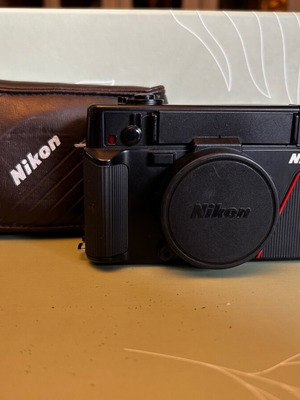Nikon L35AD 35mm film camera like new