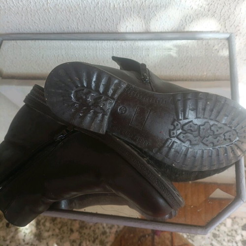 Black ankle boots size 40 like new