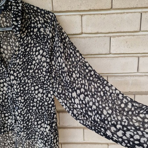 Forever 21 Shirt blouse oversized size M used, black and beige