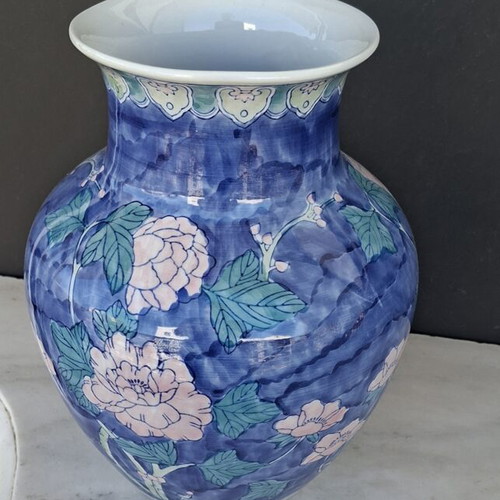 Large Blue Porcelain Vase with Pink Flowers and Green Leaves like new