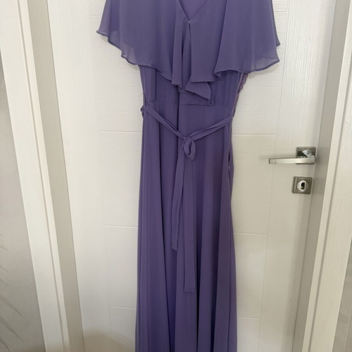 Maxi dress lilac like new, size M, elegant with cape detail