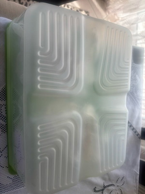 Tupperware 10l smart cooling container like new