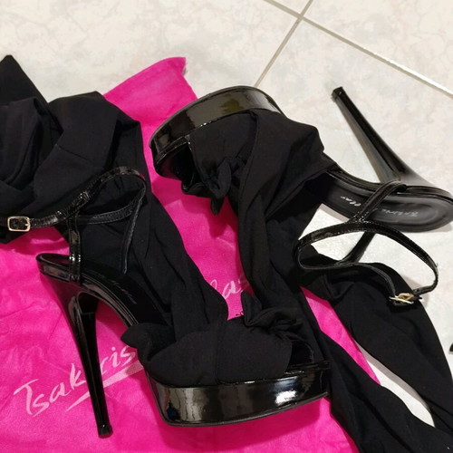 Tsakiris Mallas black sandals like new with bow