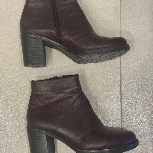 Women's leather boots used, size 37 dark burgundy