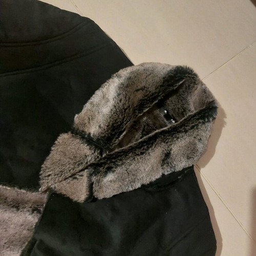 Castor coat new, size medium, black with synthetic fur