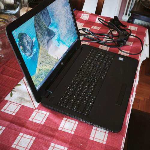 Laptop HP 15-ac104nv 15.6" FHD i5-6200U 8GB 256GB SSD Windows 11 Pro like new