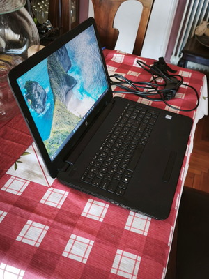 Laptop HP 15-ac104nv 15.6" FHD i5-6200U 8GB 256GB SSD Windows 11 Pro like new