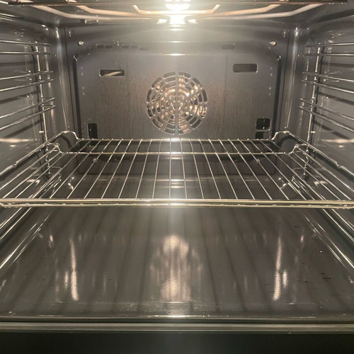 Pitsos oven like new with two baking trays and active warranty